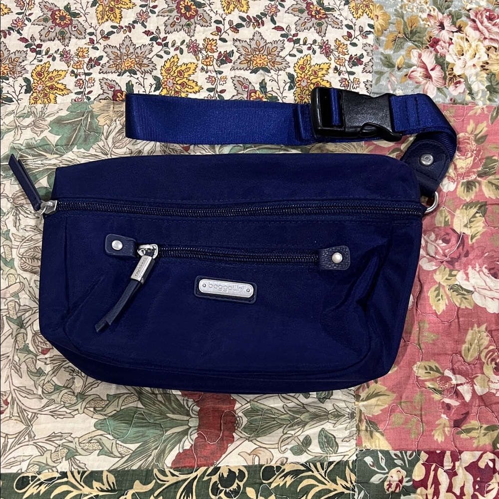 Baggallini Deep Navy Belt Bag Fanny Pack